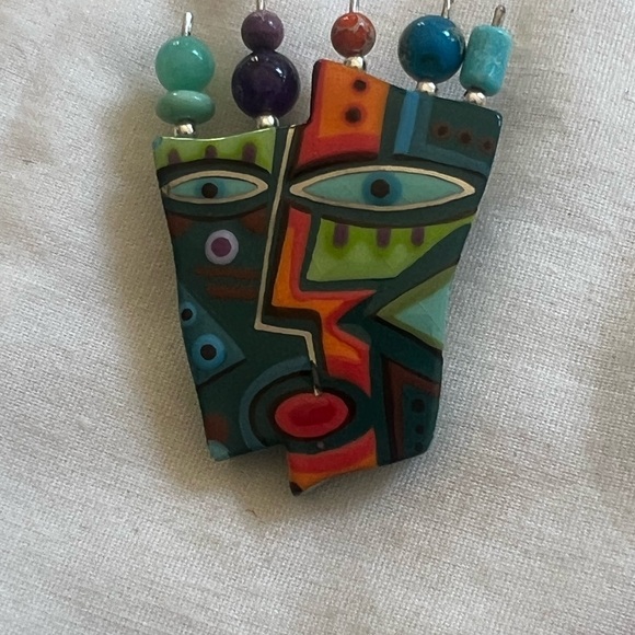 Colorful designer Abstract Face Brooch - Picture 5 of 5